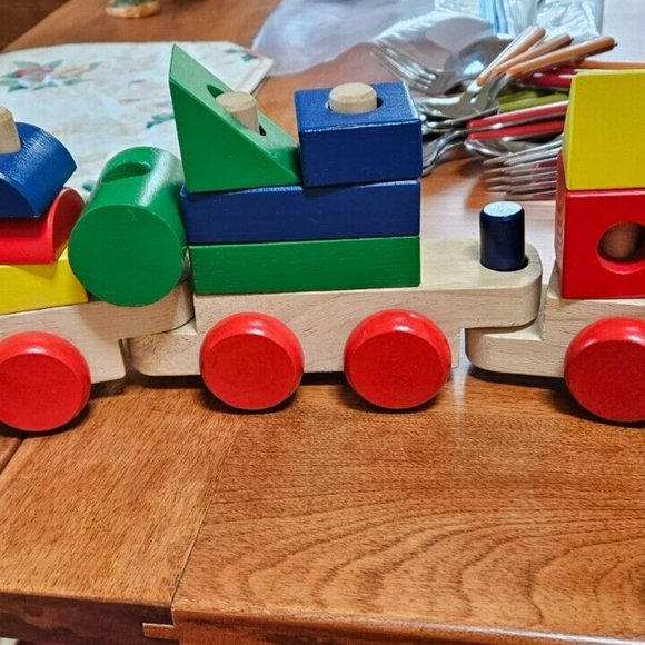 wooden stacking train set Melissa and Doug excellent condition - Picture 3 of 5
